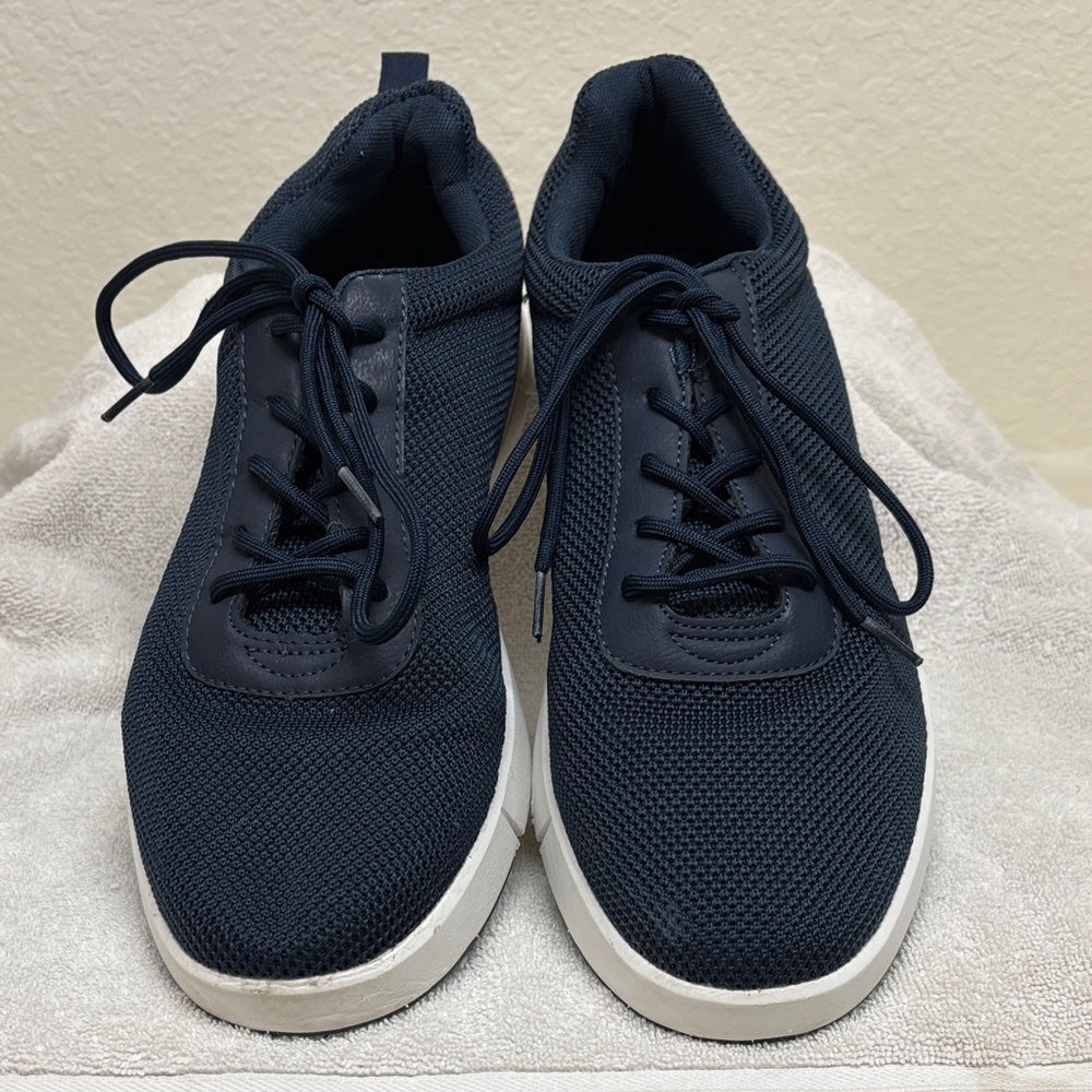 Royal Class Men's Classic Navy Sneakers